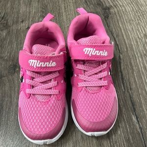 BNWOT Pink Minnie Mouse sneakers size 11